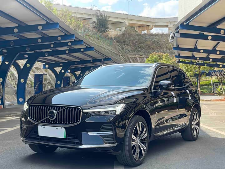 2023 Volvo XC60 Recharge T8 AWD Long Range Plus Luxury