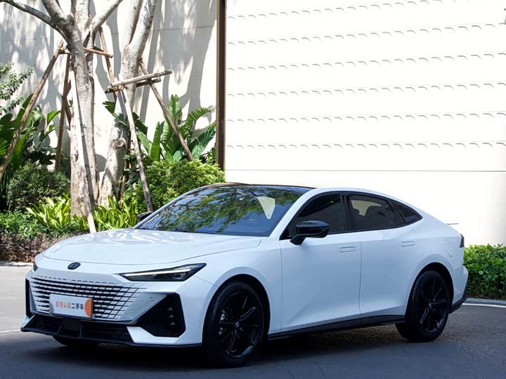Changan UNI-V 2023 1.5T premium model