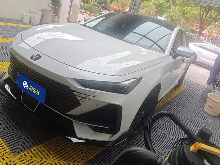 Changan UNI-V 2025 1.5T 500Bar high-energy sports version