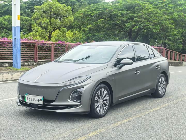 Hongqi E-QM5 2023 model 620km PLUS