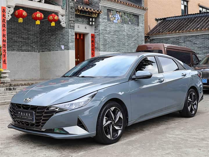Elantra 2021 1.5L CVT LUX Premium Edition