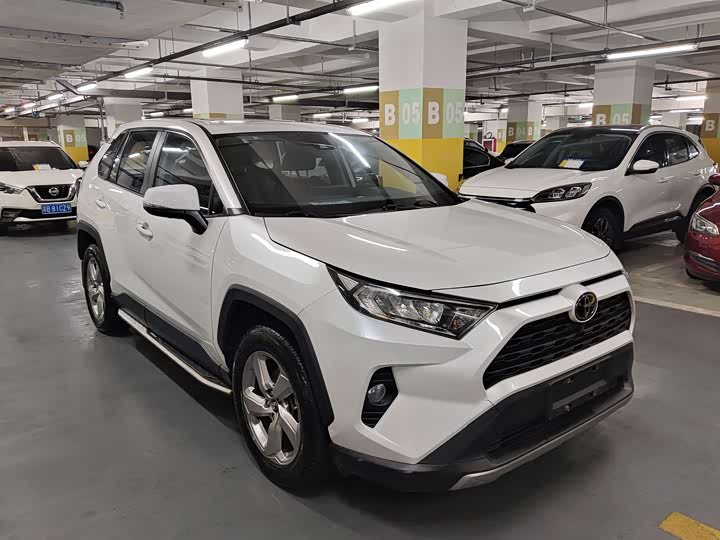 RAV4 Rongfang 2021 2.0L CVT two-wheel drive fashion PLUS version