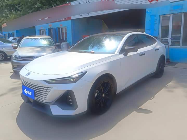 Changan UNI-V 2022 1.5T ZunGui Edition
