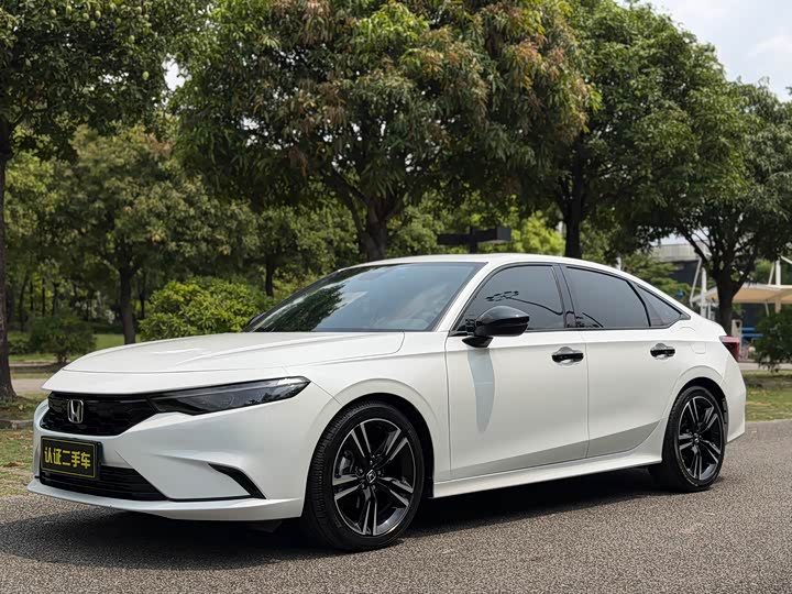 Version 2023 Model HATCHBACK 240TURBO CVT·Luxury Edition