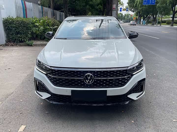 Model 300TSI DSG Edition
