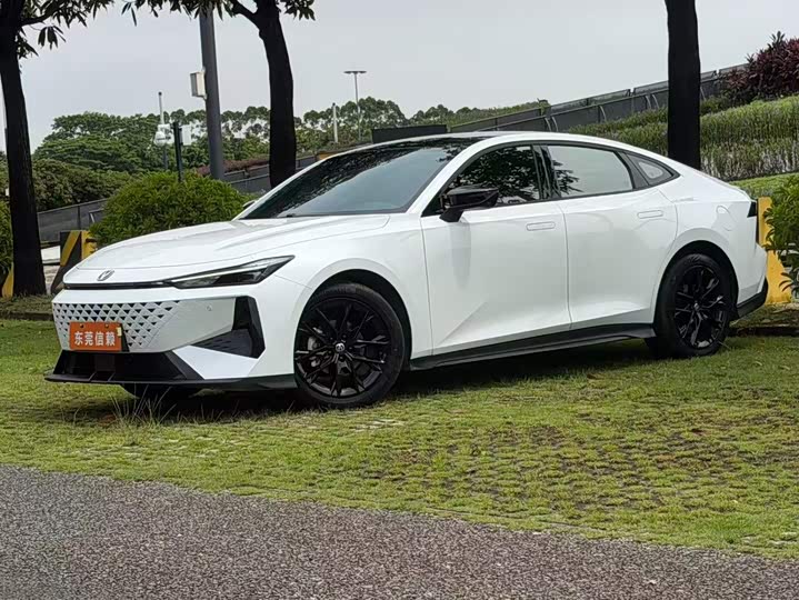 UNI-V 2024 Model 1.5T Deluxe Version