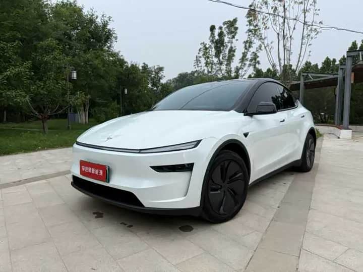 Model Y 2025 Model Edition
