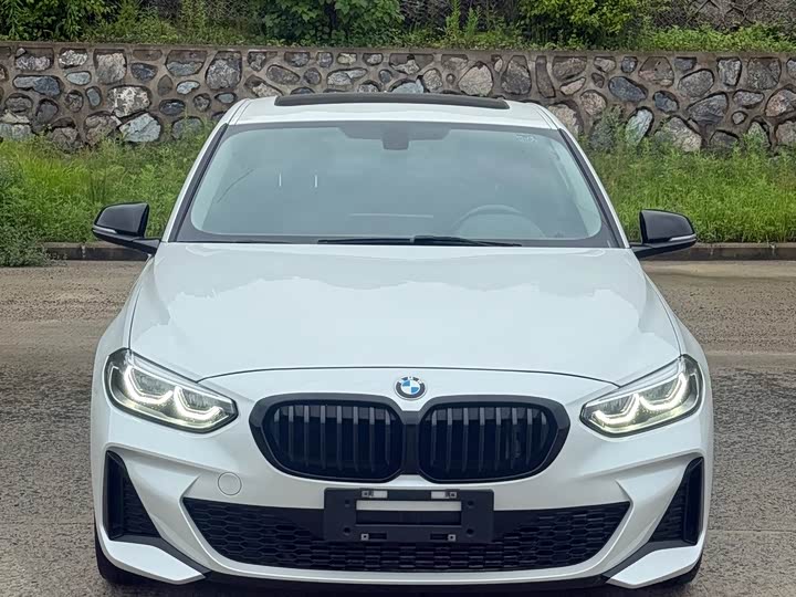 1 2022 Model 120i M Edition