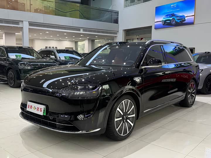 Wenjie M9 2025 extended range Ultra version 52kWh 6-seater version (192-line lidar)