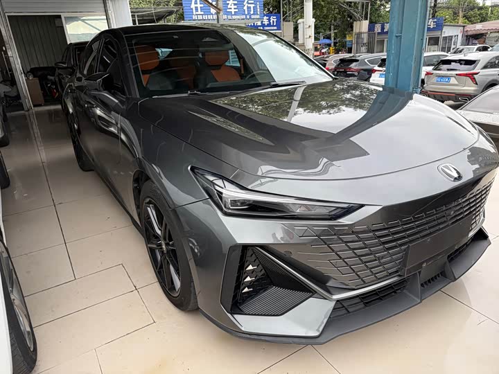 Changan UNI-V 2022 1.5T ZunGui Edition
