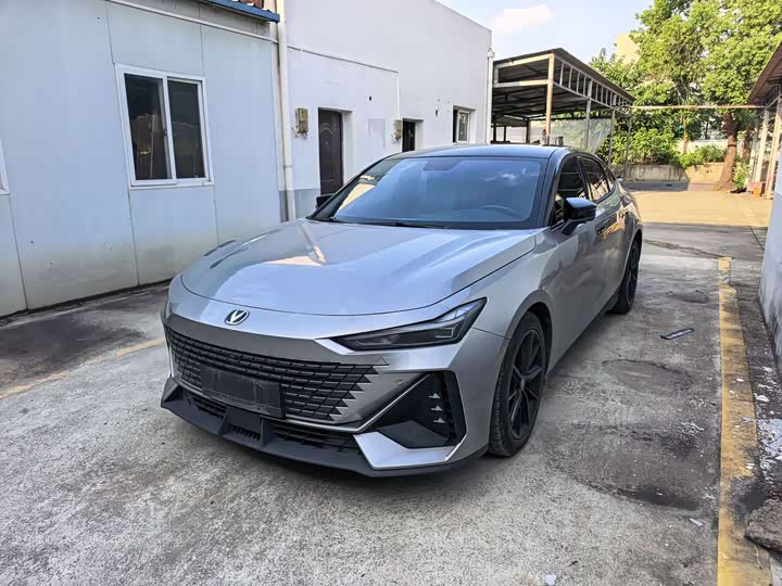 Changan UNI-V 2022 1.5T ZunGui Edition