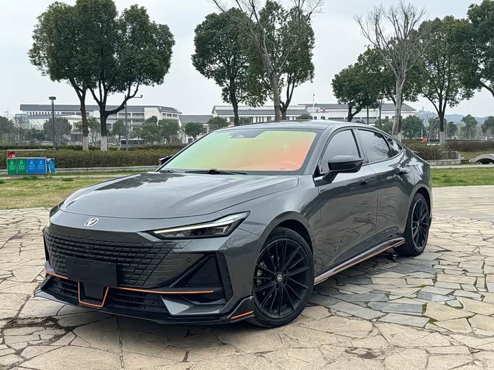 Changan UNI-V 2022 1.5T Sport