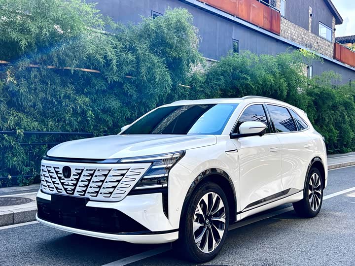 Changan CS75 PLUS 2025 Fourth Generation Ultra 2.0T New Blue Whale Smart Powertrain Edition