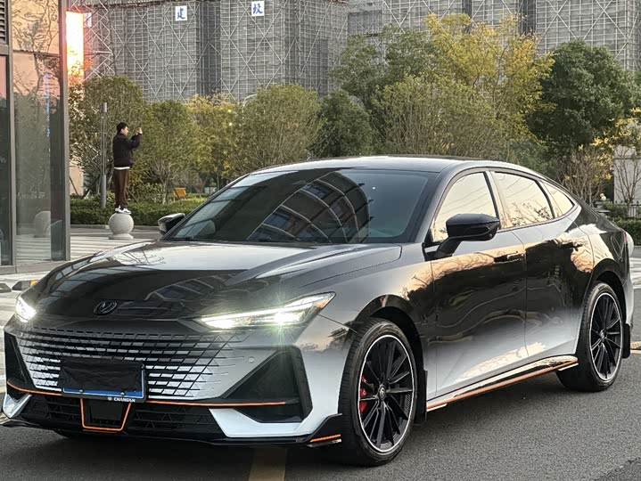 Changan UNI-V 2023 1.5T Sport Edition