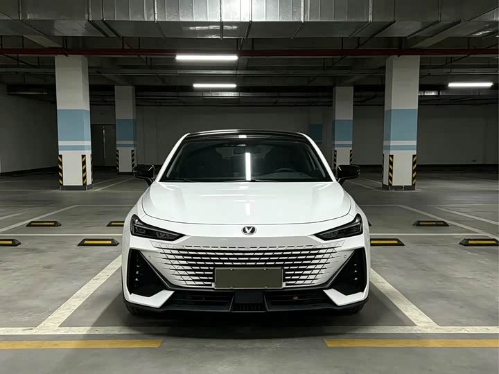 Changan UNI-V 2022 1.5T ZunGui Edition