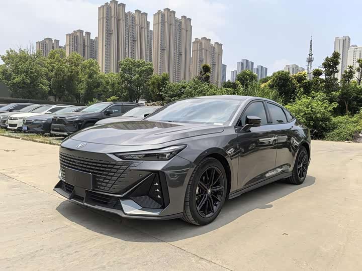 Changan UNI-V 2022 1.5T ZunGui Edition