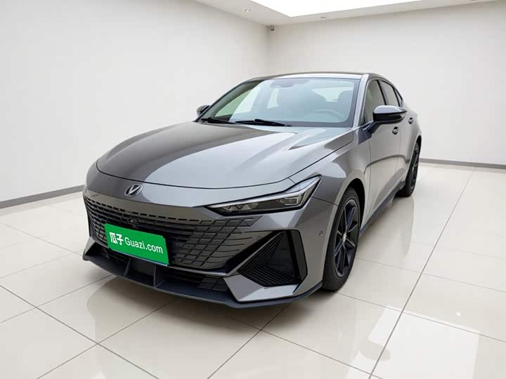 Changan UNI-V 2022 1.5T Smart Pilot Edition