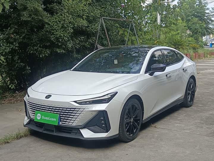 Changan UNI-V 2022 1.5T ZunGui Edition