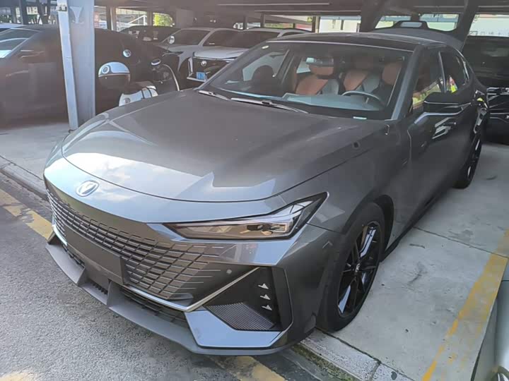 Changan UNI-V 2022 1.5T ZunGui Edition