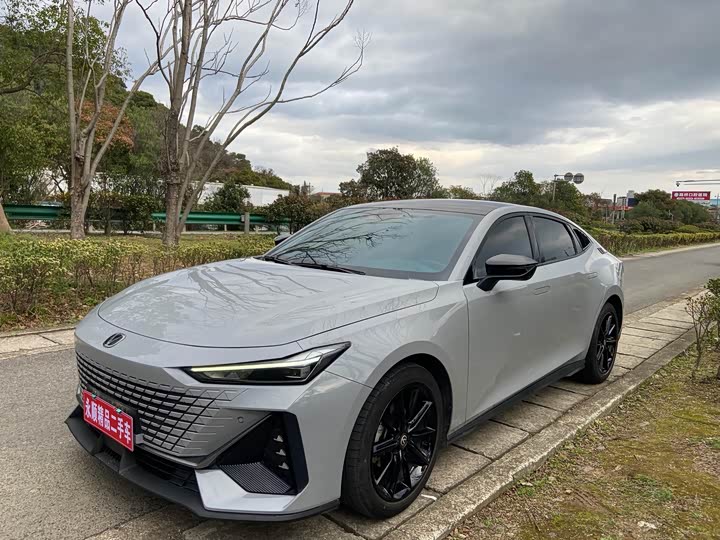 Changan UNI-V 2023 1.5T Prestige Edition