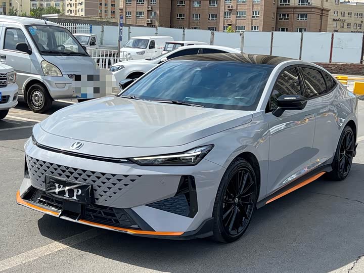 Changan UNI-V 2024 1.5T noble sports model