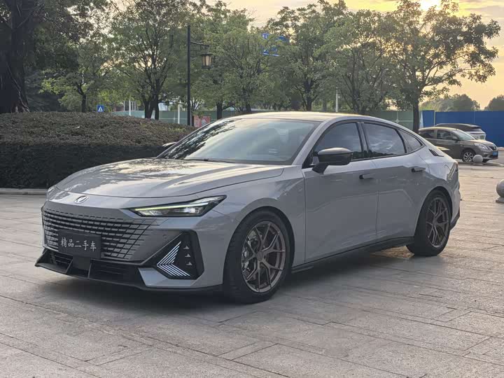 Changan UNI-V 2023 1.5T Prestige Edition