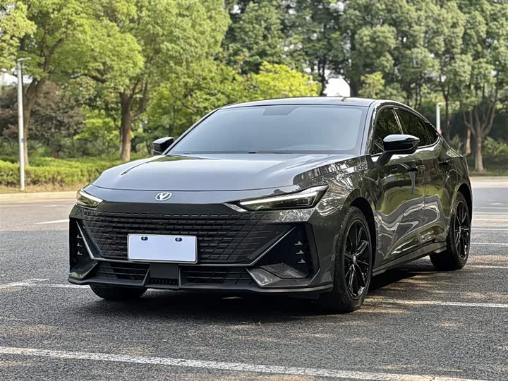 Changan UNI-V 2022 1.5T ZunGui Edition