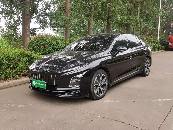 Hongqi E-QM5 2023 Facelift Basic Travel Edition