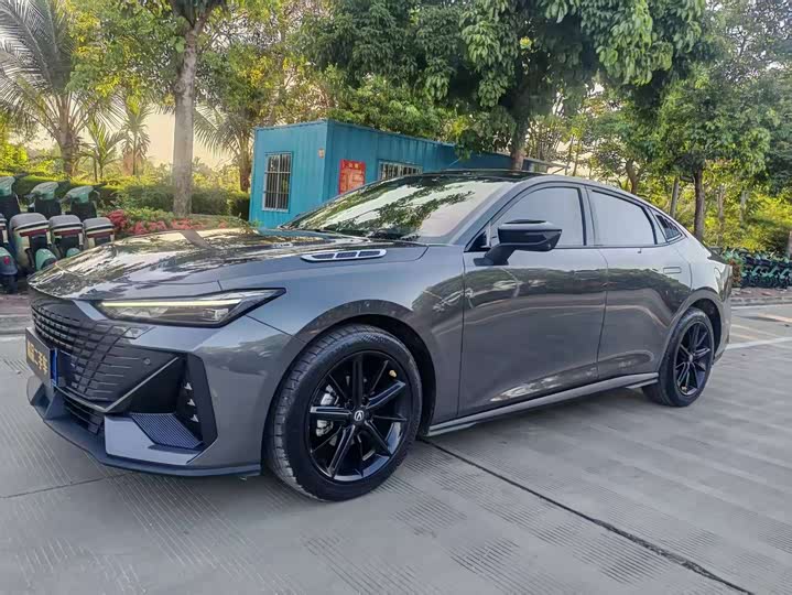 Changan UNI-V 2024 1.5T Prestige Edition