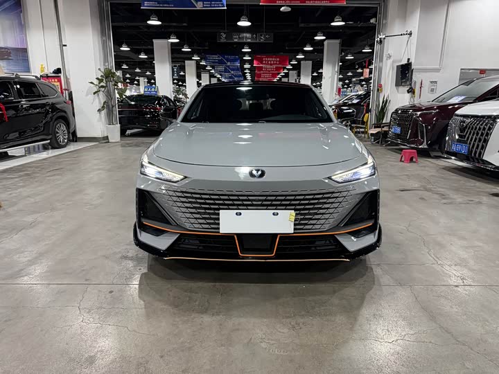 Changan UNI-V 2022 1.5T Sport