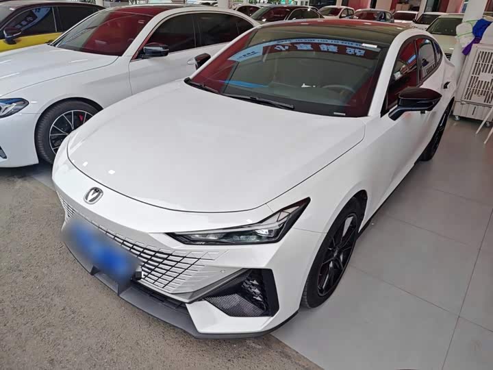 Changan UNI-V 2024 1.5T high-energy version