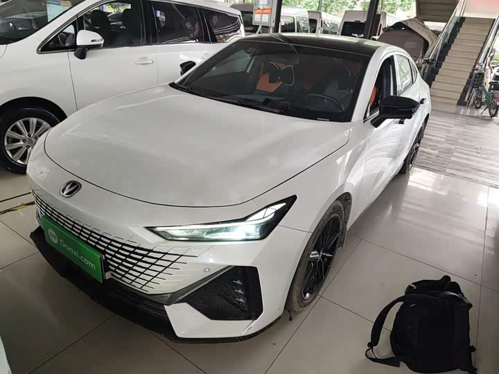 Changan UNI-V 2022 1.5T ZunGui Edition