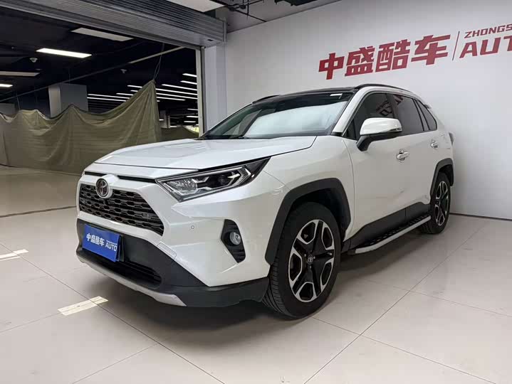 RAV4 Rongfang 2020 2.0L CVT four-wheel drive premium version