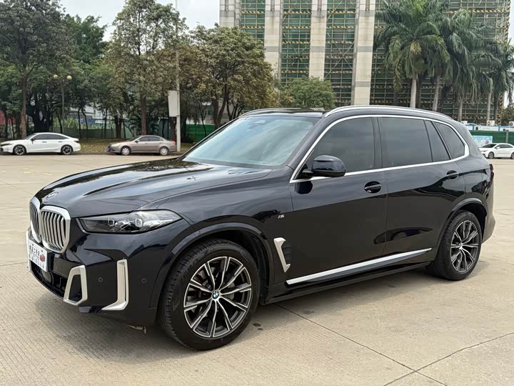 BMW X5 2023 xDrive 30Li M Sports Package
