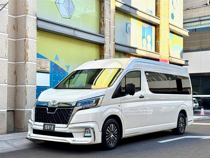 2022 Toyota Hiace 3.5L Middle East Specification