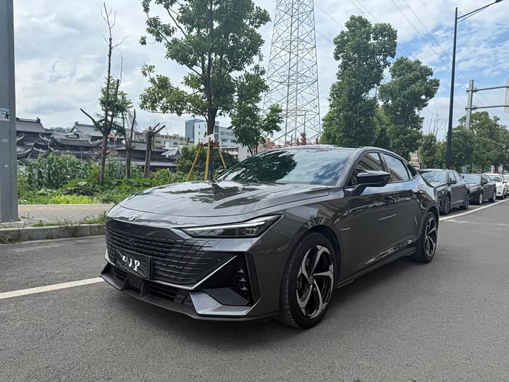 Changan UNI-V 2022 1.5T ZunGui Edition