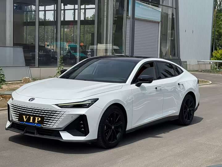 Changan UNI-V 2022 1.5T ZunGui Edition