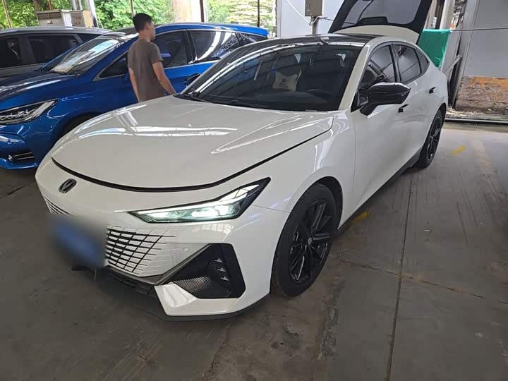 Changan UNI-V 2024 1.5T high-energy version