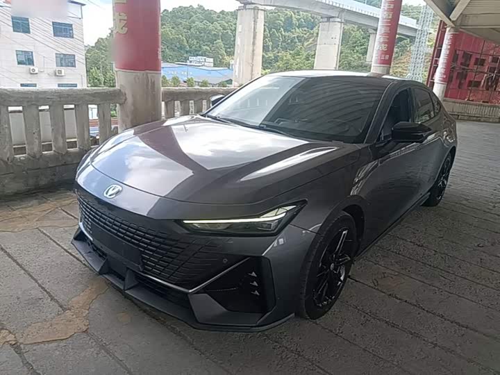 Changan UNI-V 2022 1.5T ZunGui Edition
