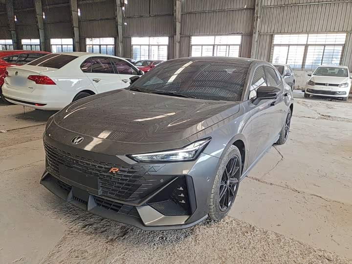 Changan UNI-V 2022 1.5T Smart Pilot Edition