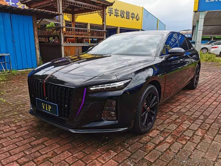 Hongqi H5 2025 Model 2.0T Edition