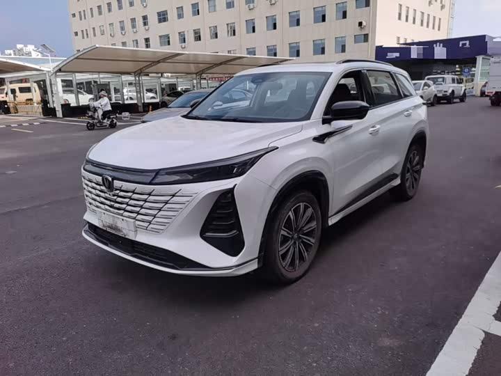 Changan CS75PLUS 2024 third generation championship version 1.5T smart driving and powerful model