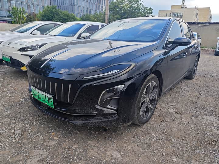 Hongqi E-QM5 2021 Charging Qixiang Edition