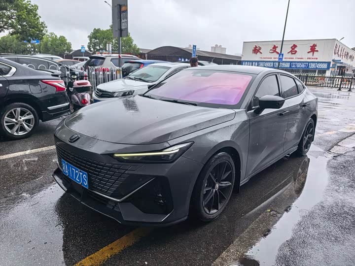 Changan UNI-V 2023 1.5T premium model