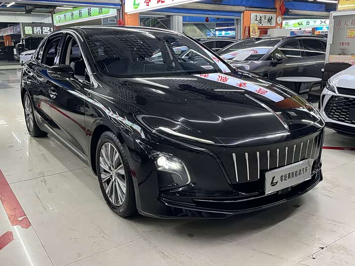 Hongqi E-QM5 2023 620km PLUS