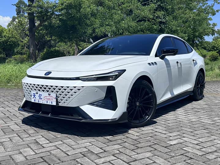 Changan UNI-V 2024 1.5T noble sports model