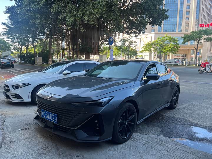 Changan UNI-V 2022 1.5T premium model