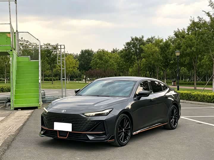 Changan UNI-V 2022 1.5T Sport