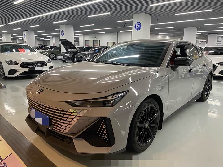 Changan UNI-V 2022 1.5T premium model
