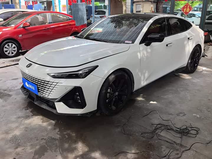 Changan UNI-V 2022 1.5T premium model